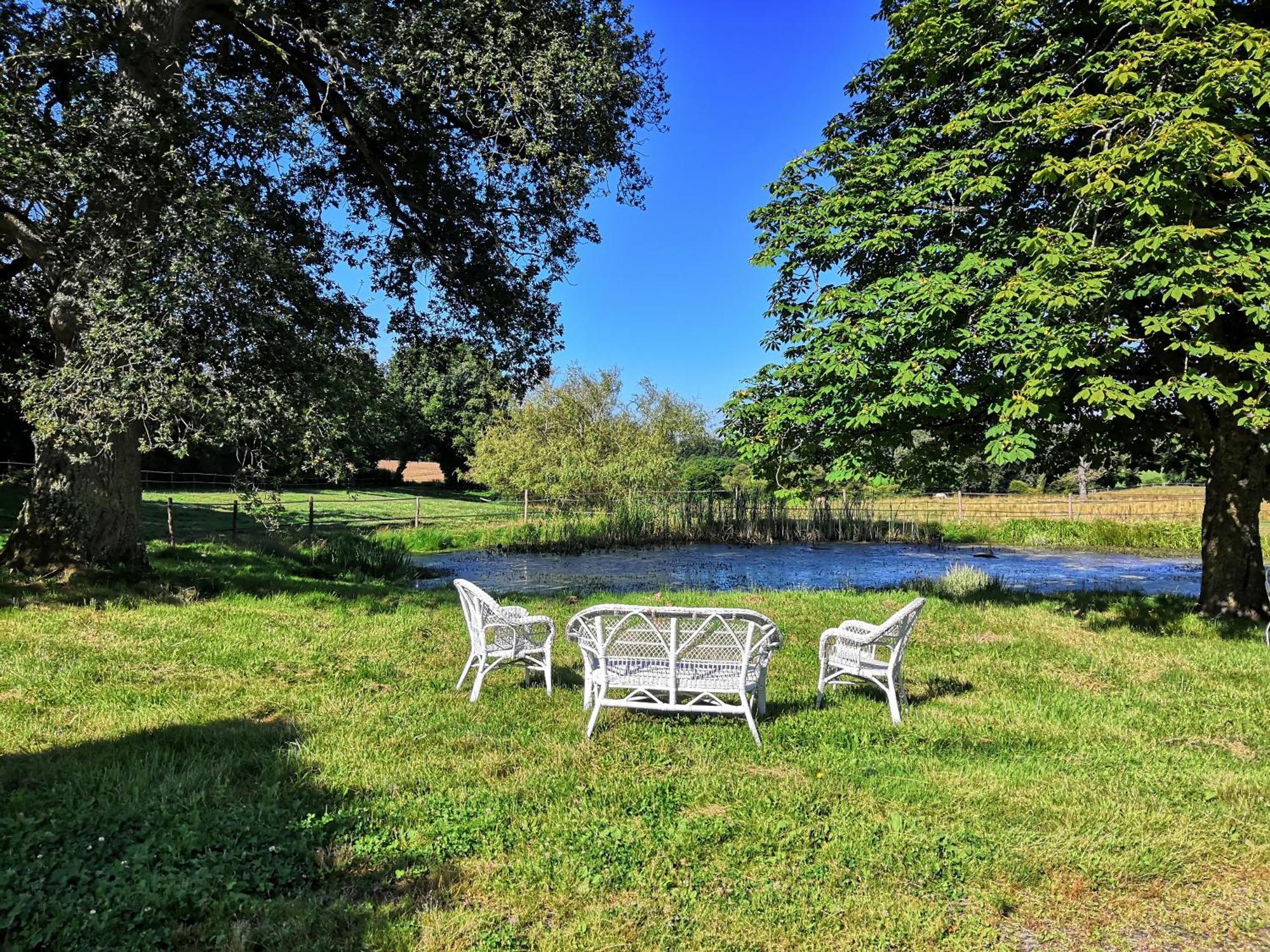 Bed and Breakfast La Marquise Penchee Orsennes Экстерьер фото